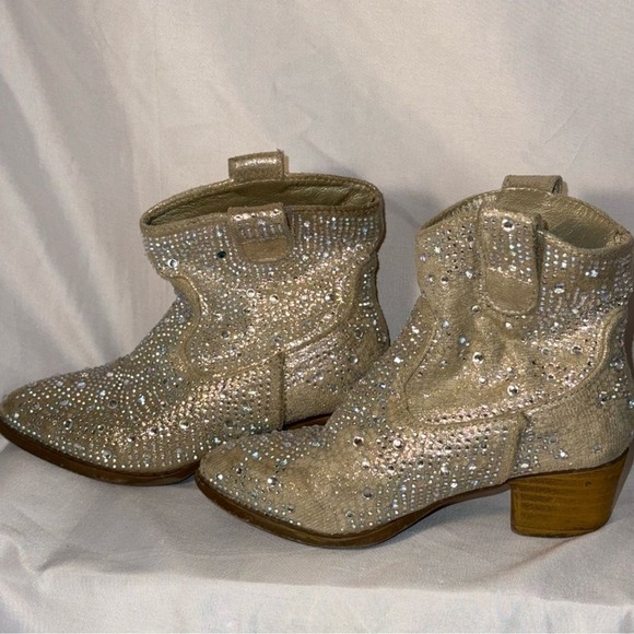 Assorted Kids Shoes Collection size 9 & 9.5 - Picture 12 of 12